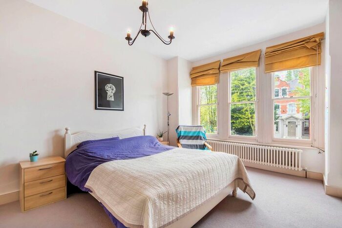 4 Bedroom Flat To Rent In Trouville Road, Abbeville Village, London, SW4