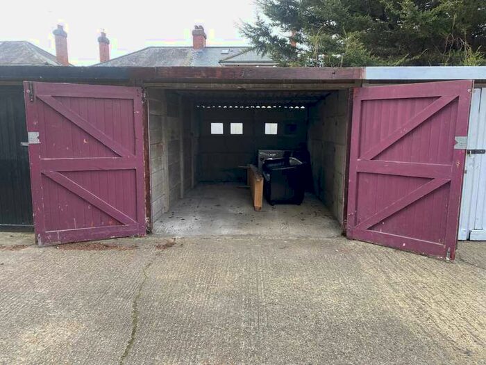 Garage / Parking To Rent In First Avenue, Acton, W3