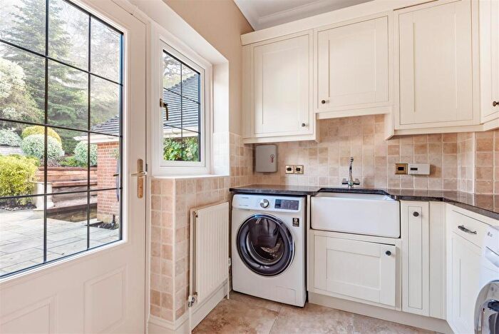 5 Bedroom Detached House To Rent In Highbourne Park, Lenham, Maidstone, ME17