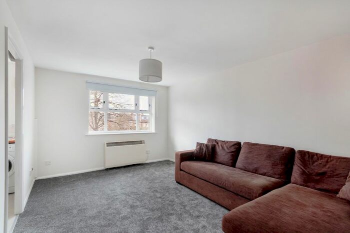 1 Bedroom Flat To Rent In Henry Doulton Drive, London, SW17