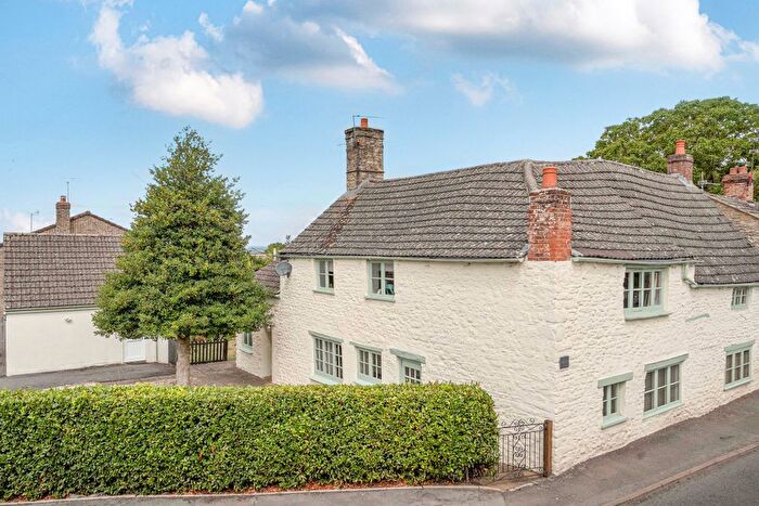 4 Bedroom Cottage For Sale In High Street, Blunsdon, Wiltshire, SN26