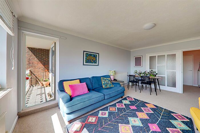 1 Bedroom Flat For Sale In Downview Road, Worthing, BN11