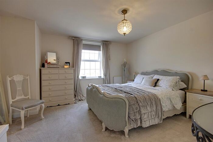 4 Bedroom Detached House For Sale In Greenfield Avenue, Hessle, HU13