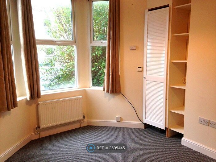 1 Bedroom Flat To Rent In Chelsea Park, Bristol, BS5