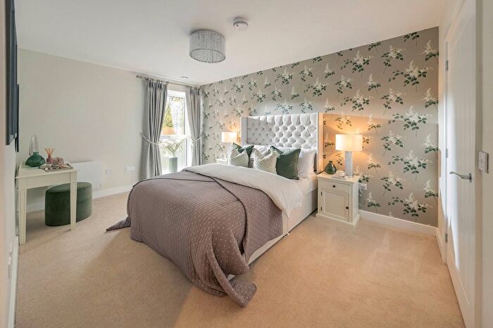 1 Bedroom Flat For Sale In New Road, Tadley, RG26