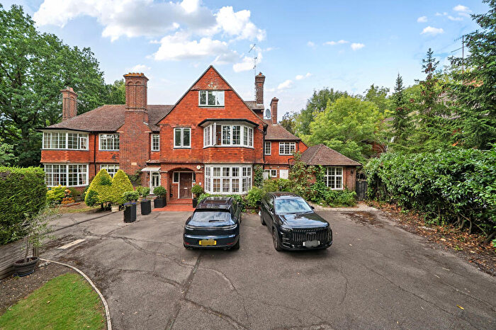 3 Bedroom Flat For Sale In Carew Road, Northwood, HA6