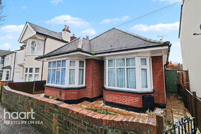 3 Bedroom Detached Bungalow For Sale In St Johns Road, Westcliff-On-Sea, SS0