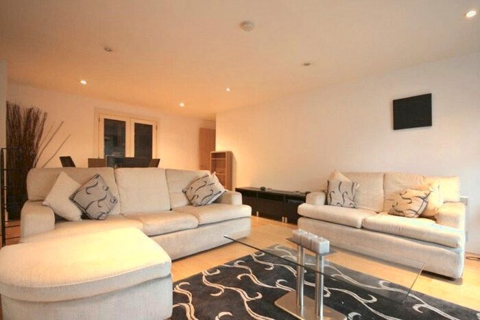 2 Bedroom Flat To Rent In Vauxhall Bridge Road, London, SW1V