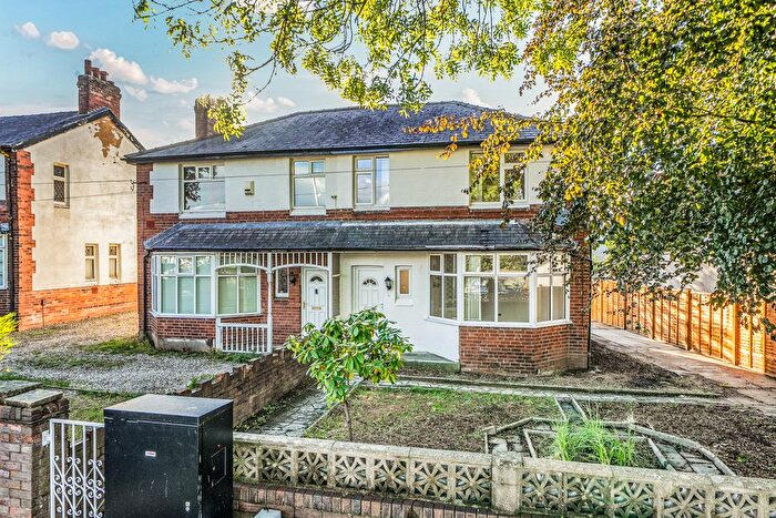 3 Bedroom Semi-detached House For Sale In Scott Hall Road, Chapel Allerton, Leeds, LS7