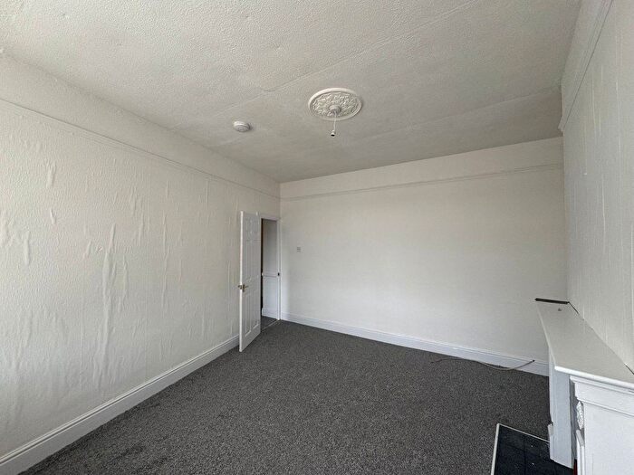 2 Bedroom Flat To Rent In Flat A Cefn Forest Avenue, Blackwood, NP12