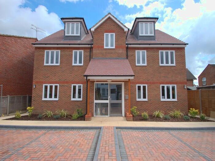 1 Bedroom Studio To Rent In Beresford Road, St Albans, AL1