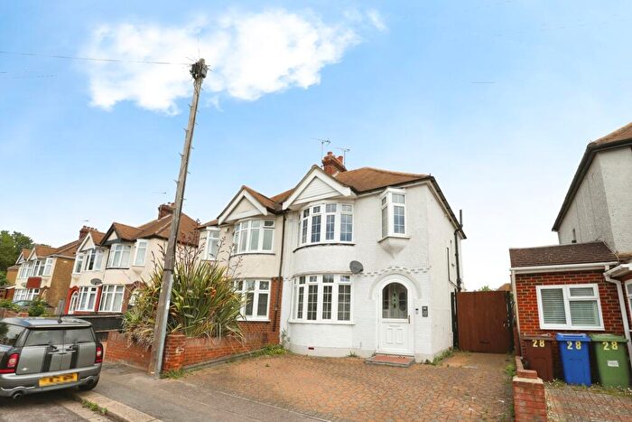 3 Bedroom Semi Detached House For Sale In Springfield Road, Sittingbourne, Kent, ME10