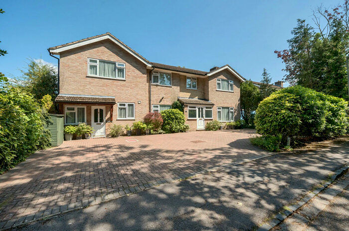 6 Bedroom Detached House For Sale In Lewis Close, Headington, Oxford, OX3
