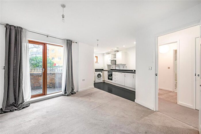 2 Bedroom Apartment To Rent In Pancras Way, London, E3