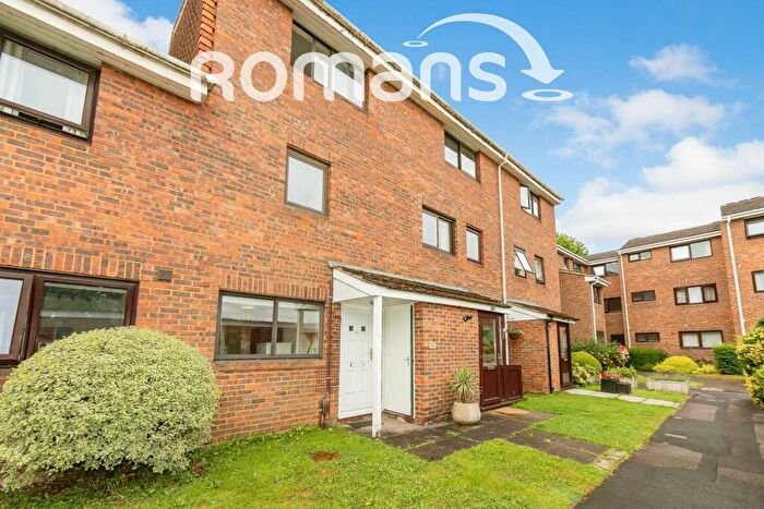 4 Bedroom Town House To Rent In Cardinal Close, Caversham, RG4