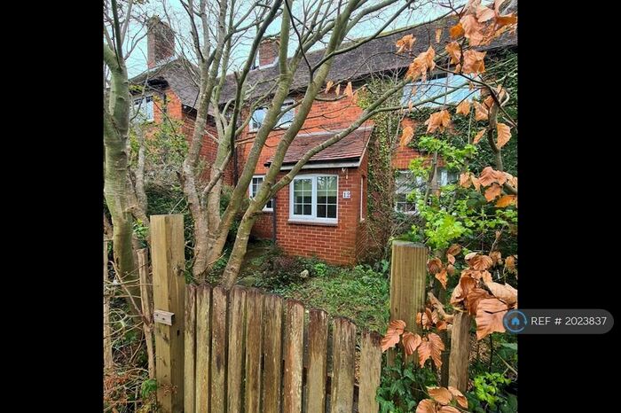 3 Bedroom Terraced House To Rent In Lansdowne Close, Romsey, SO51