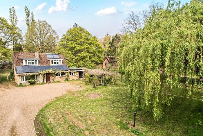 3 Bedroom Detached House For Sale In Anningsley Park, Ottershaw, KT16