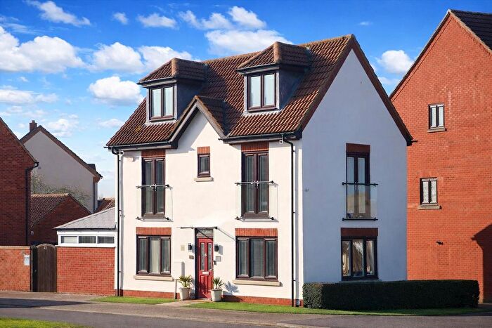 4 Bedroom Detached House For Sale In Edzell Crescent, Westcrofgt, Milton Keynes, MK4