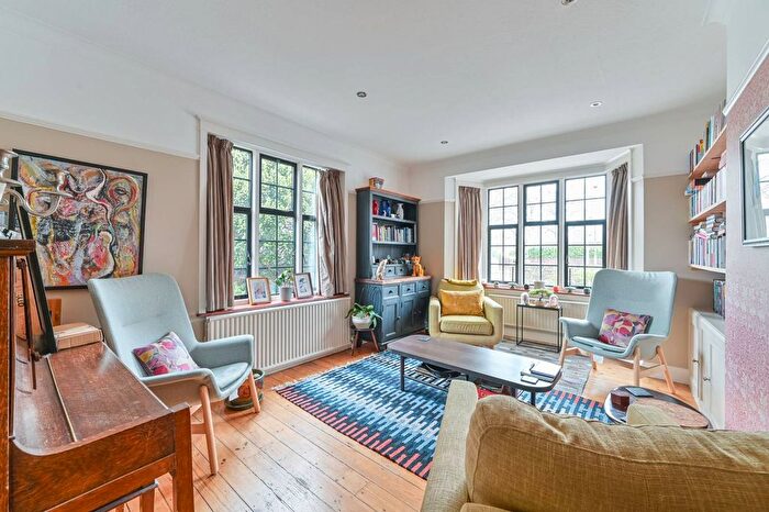 4 Bedroom Detached House For Sale In The Crossway, Lee, London, SE9