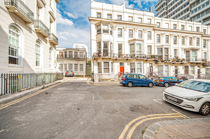 2 Bedroom Flat For Sale In Cavendish Place, Brighton, East Sussex, BN1