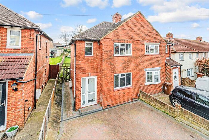 3 Bedroom Semi Detached House For Sale In Elaine Avenue, Strood, Rochester, Kent, ME2