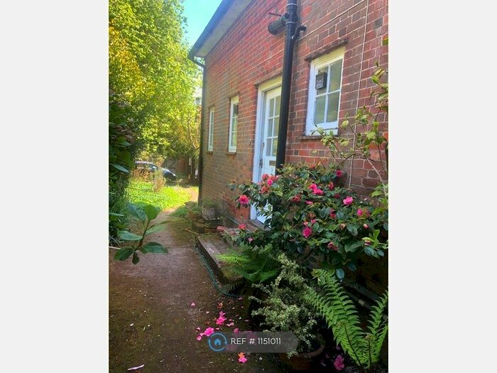 1 Bedroom Flat To Rent In Monk Sherborne House, Monk Sherborne, Tadley, RG26