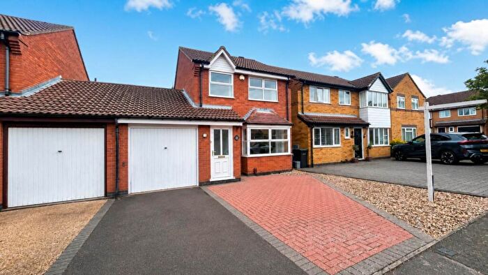 3 Bedroom Link Detached House To Rent In Broad Meadow, Pinewood, IP8
