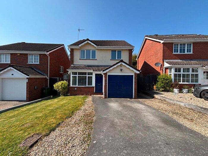 3 Bedroom Detached House To Rent In Reynard Close, Redditch, B97