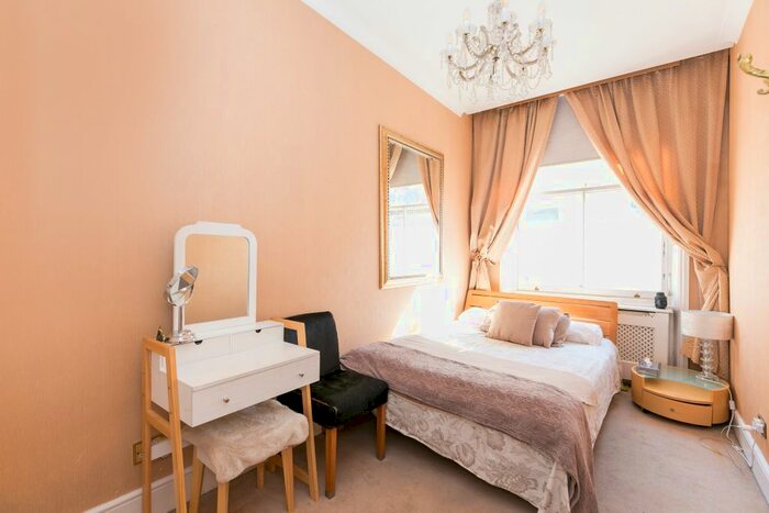 2 Bedroom Flat For Sale In Hans Road, London, SW3