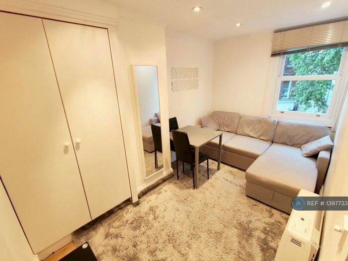 2 Bedroom Flat To Rent In Upper Street, London, N1