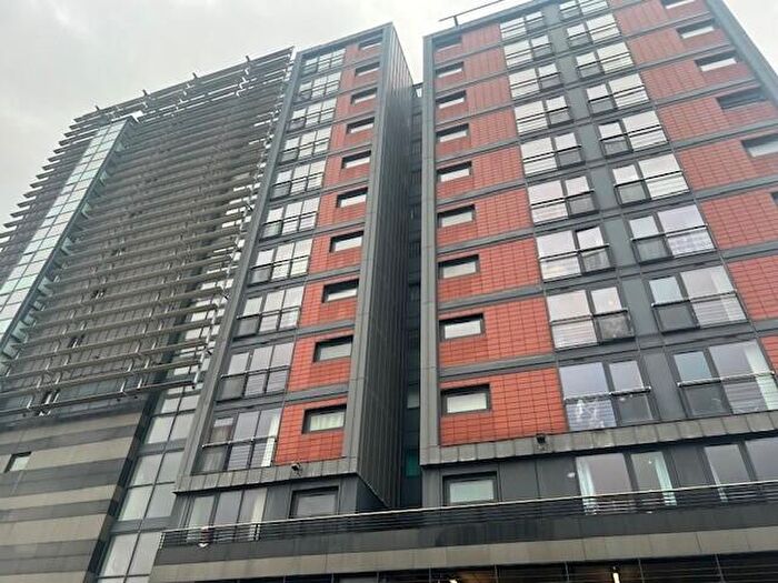 2 Bedroom Flat To Rent In Lancefield Quay, Glasgow, G3