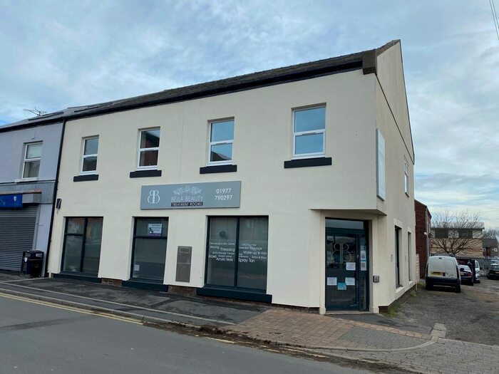 2 Bedroom Flat To Rent In Station Lane, Featherstone, WF7