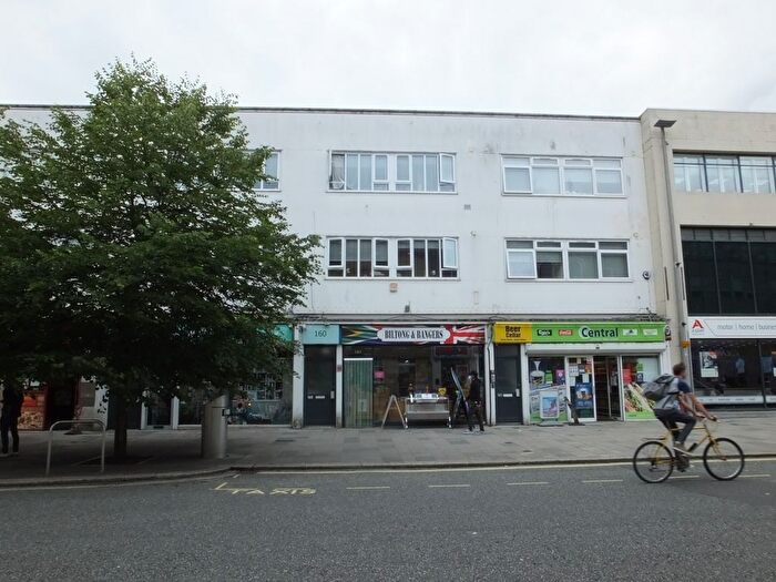 2 Bedroom Flat To Rent In High Street, Southampton, SO14