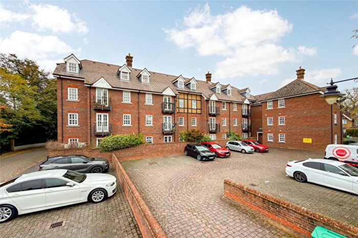 2 Bedroom Apartment For Sale In Chime Square, St. Albans, Hertfordshire, AL3