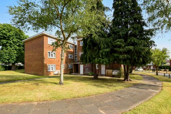 3 Bedroom Flat To Rent In Kingsbury Road, Kingsbury, NW9