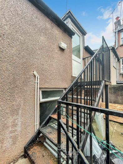 1 Bedroom Flat To Rent In Bodafon Street, Llandudno, LL30