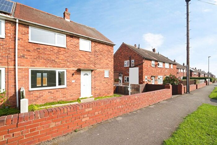 3 Bedroom Semi Detached House For Sale In Windsor Avenue, Darton, Barnsley, S75