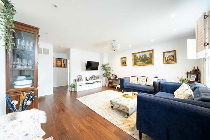 5 Bedroom Terraced House To Rent In Egliston Mews, London, SW15