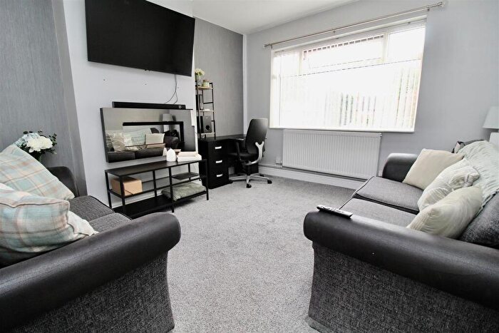 2 Bedroom End Of Terrace House For Sale In Brownfield Road, Shard End, Birmingham, B34