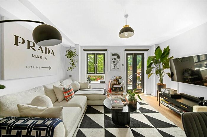 2 Bedroom Apartment For Sale In John Scurr House, E14