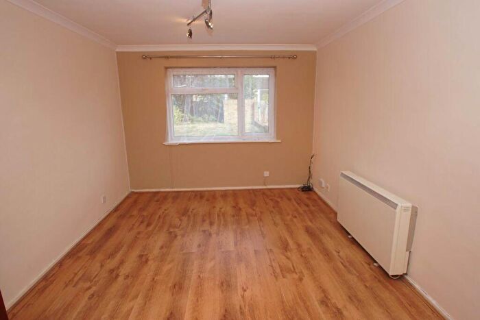 1 Bedroom Flat To Rent In Suffolk Close, SL1