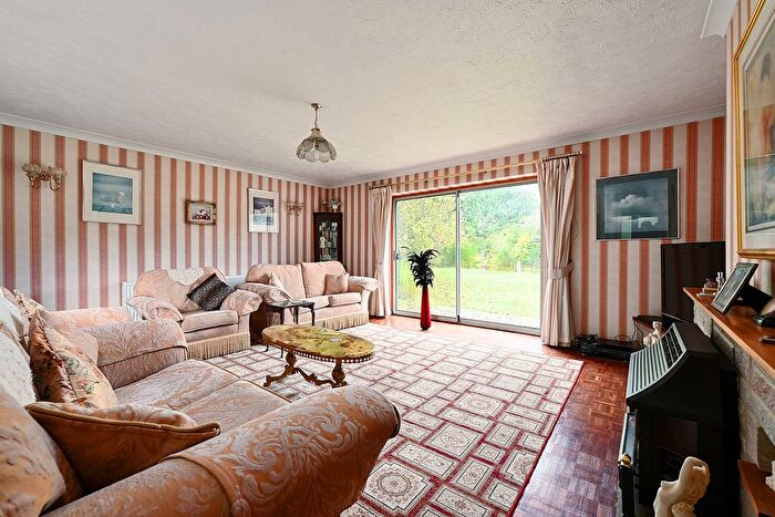 4 Bedroom Detached House For Sale In The Oaks, Vicarage Road, Blackwater, GU17