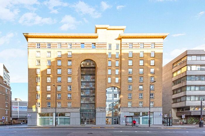 2 Bedroom Flat To Rent In Commercial Road, Aldgate, E1