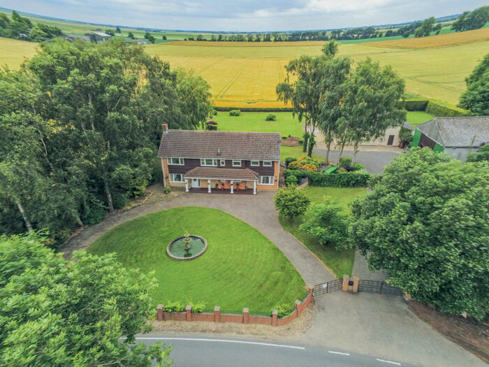 5 Bedroom Detached House For Sale In Padgetts Road, PE14