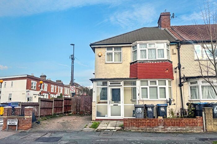 3 Bedroom End Terrace House For Sale In Penrith Road, Thornton Heath, CR7
