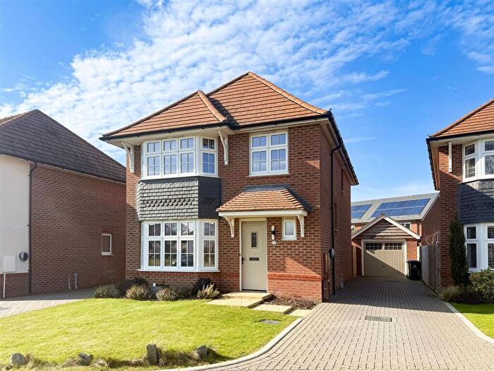 4 Bedroom Detached House For Sale In Neptune Way, Yapton, BN18