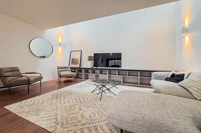 4 Bedroom Town House To Rent In Secret Garden, Climate Innovation District, LS9