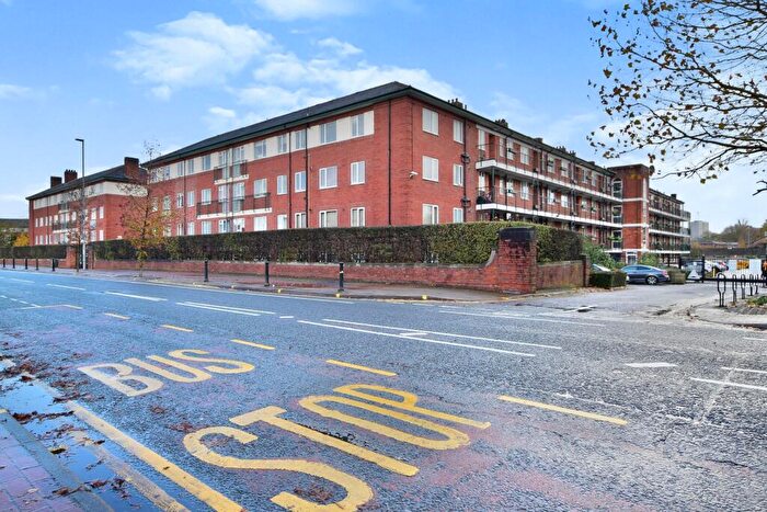 3 Bedroom Apartment To Rent In Carthorpe Arch, Eccles New Road, Salford, M5