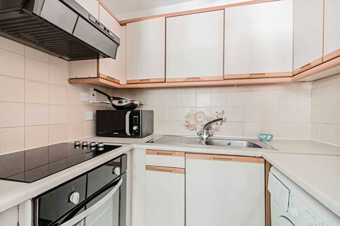 1 Bedroom Flat To Rent In Ovington Square, Knightsbridge, London, SW3
