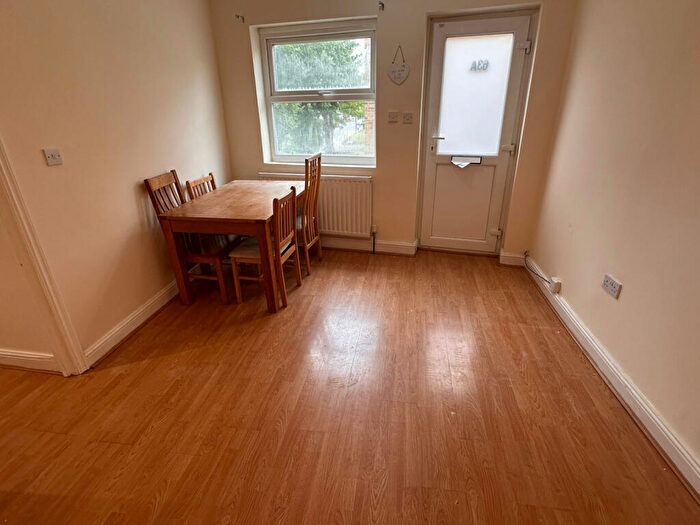 1 Bedroom Flat To Rent In High Road, London, E18